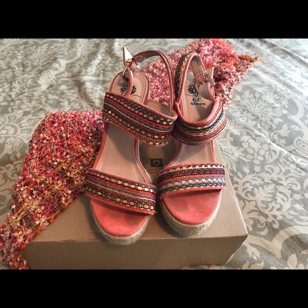 Wedges sandals color coral size 6.5